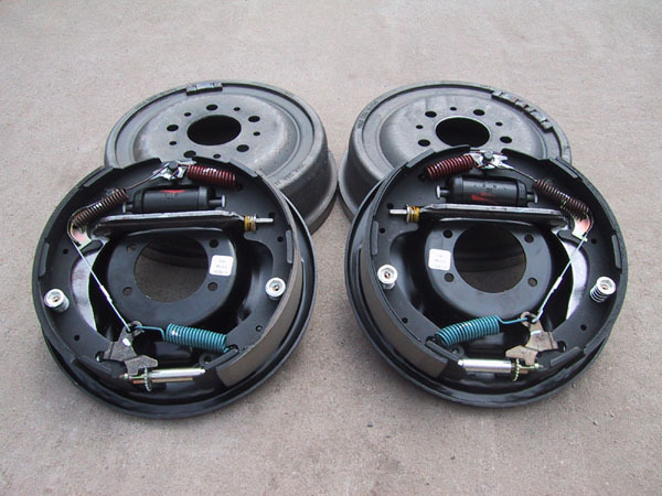 9" Ford Bolt-On 11" Drum Brake Kit - 9 Inch - Big Ford Old-Style - 1/2" Ends
