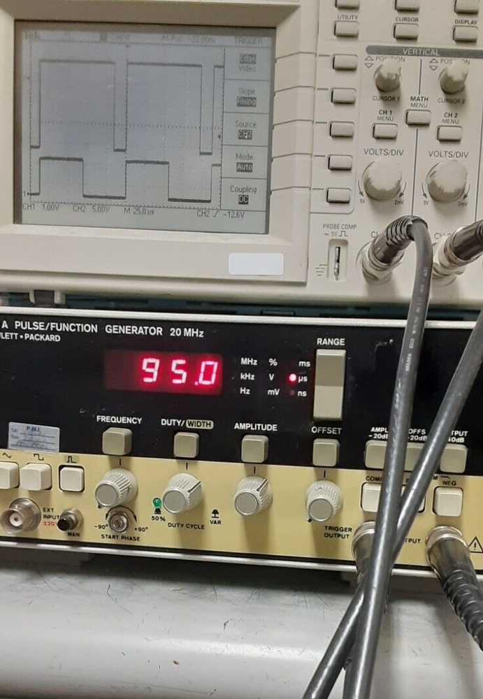 HP 8111A Pulse Function Generator P E R F E C T fully tested.