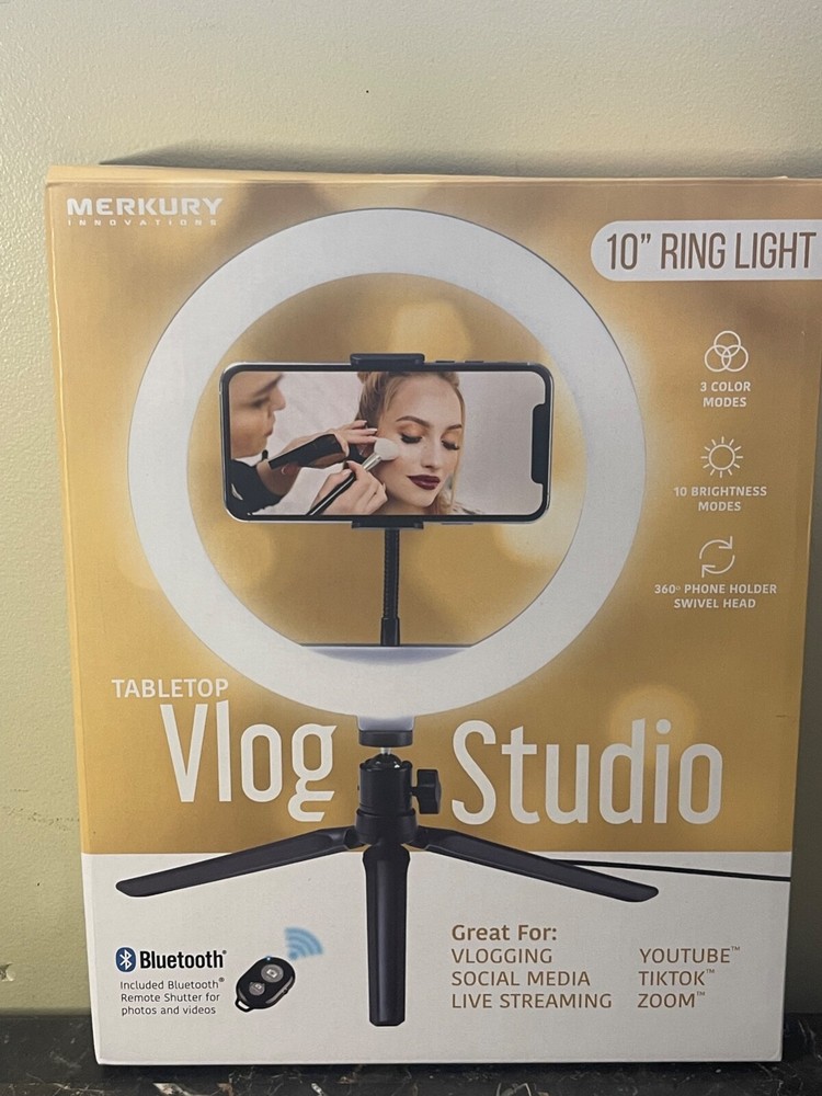 Merkury Innovations VLOG Studio Light 10 /Bluetooth Enabled