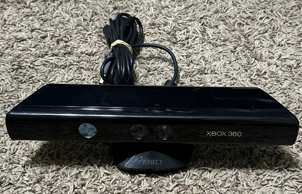 Microsoft Xbox 360 Kinect Motion Sensor Bar Black w/ Games CIB
