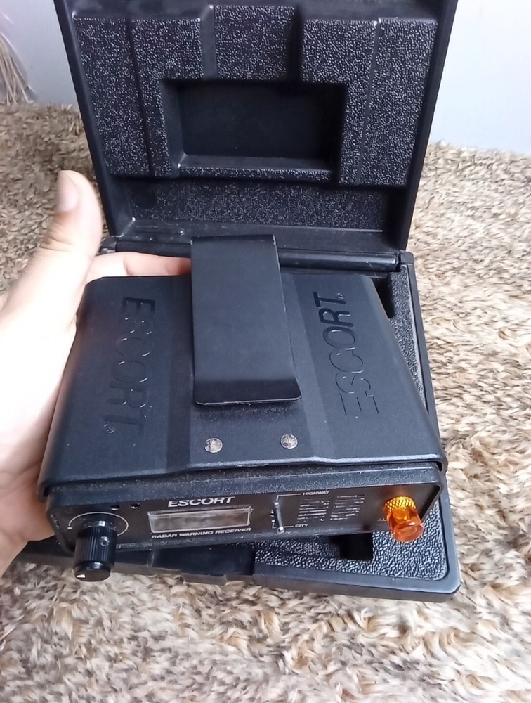 Escort Passport Radar Warning Receiver Cincinnati Microwave with Case