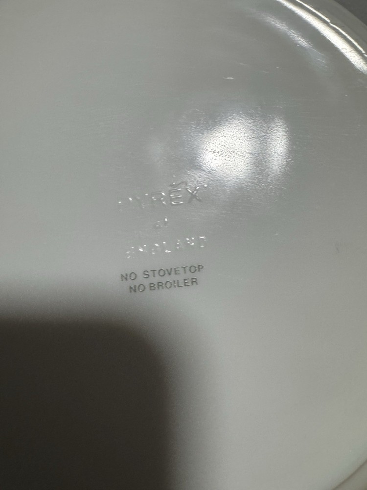 Vintage Pyrex England Bowl With Handles