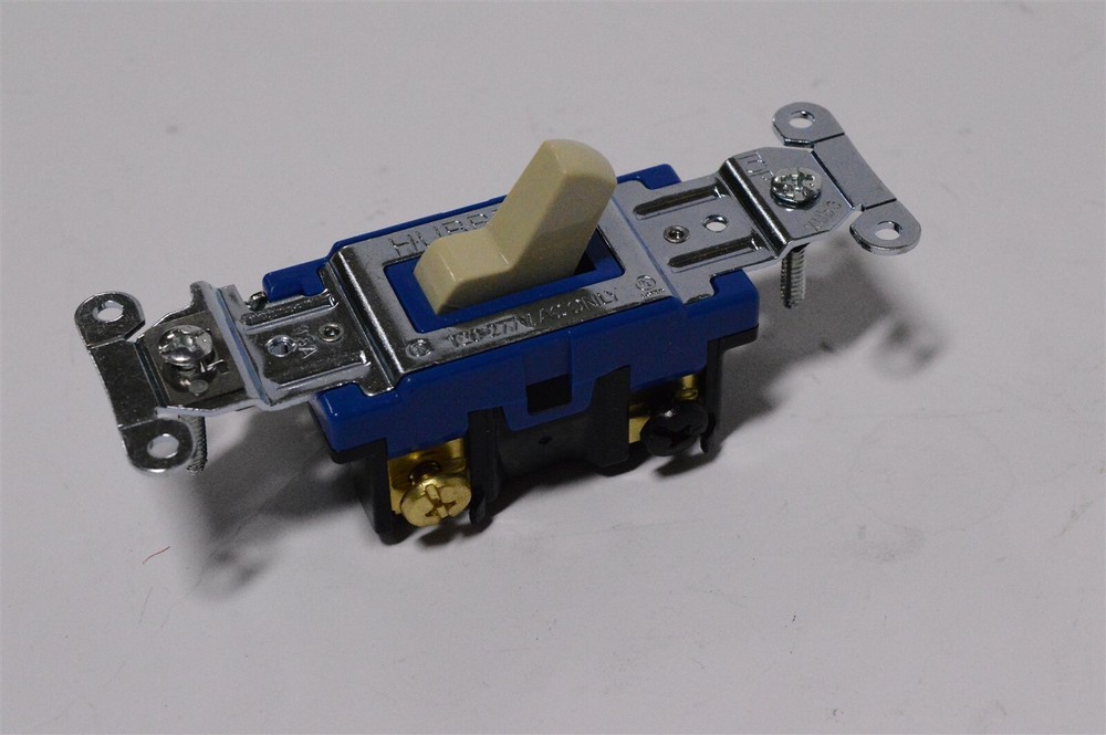 Hubbell Pro Toggle Switch 3 Way 1203I for back and side wiring