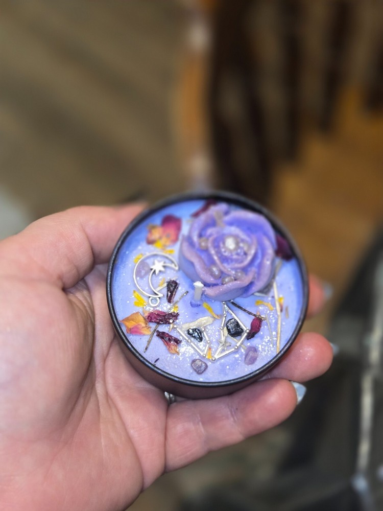 NYX Deity Candle 4 oz