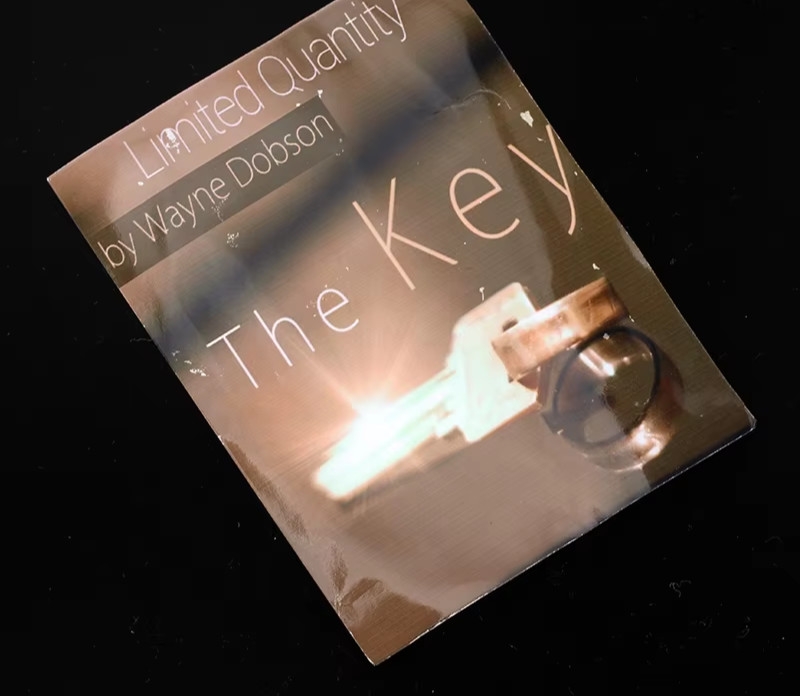 THE KEY Magic Trick – Impossible Close-Up Effect