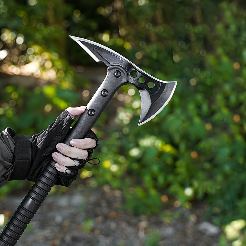 Outdoor Multi-Functional Axe, Suitable for Wild Camping, Portable High Hardness