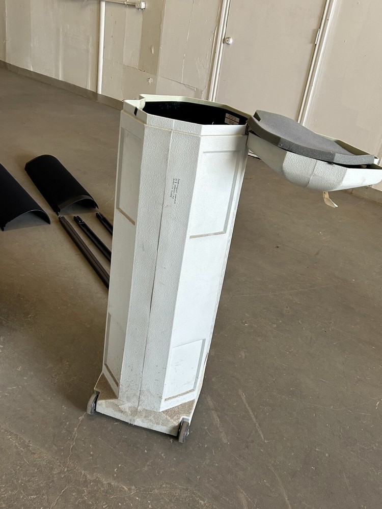 Prodisplays 8 ft screen table top stand for projector with travel hard case.