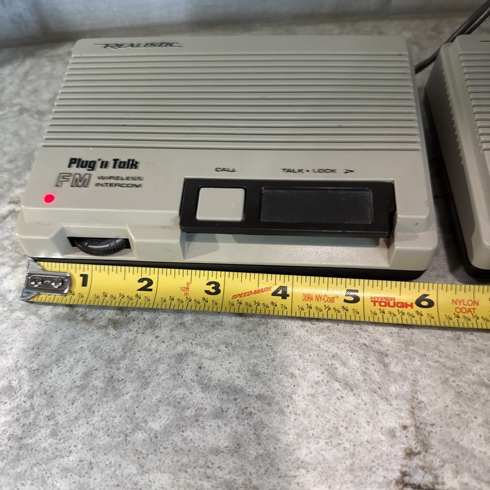 RadioShack Realistic Plug 'n Talk Wireless Intercom System 2 Stations 43-207B