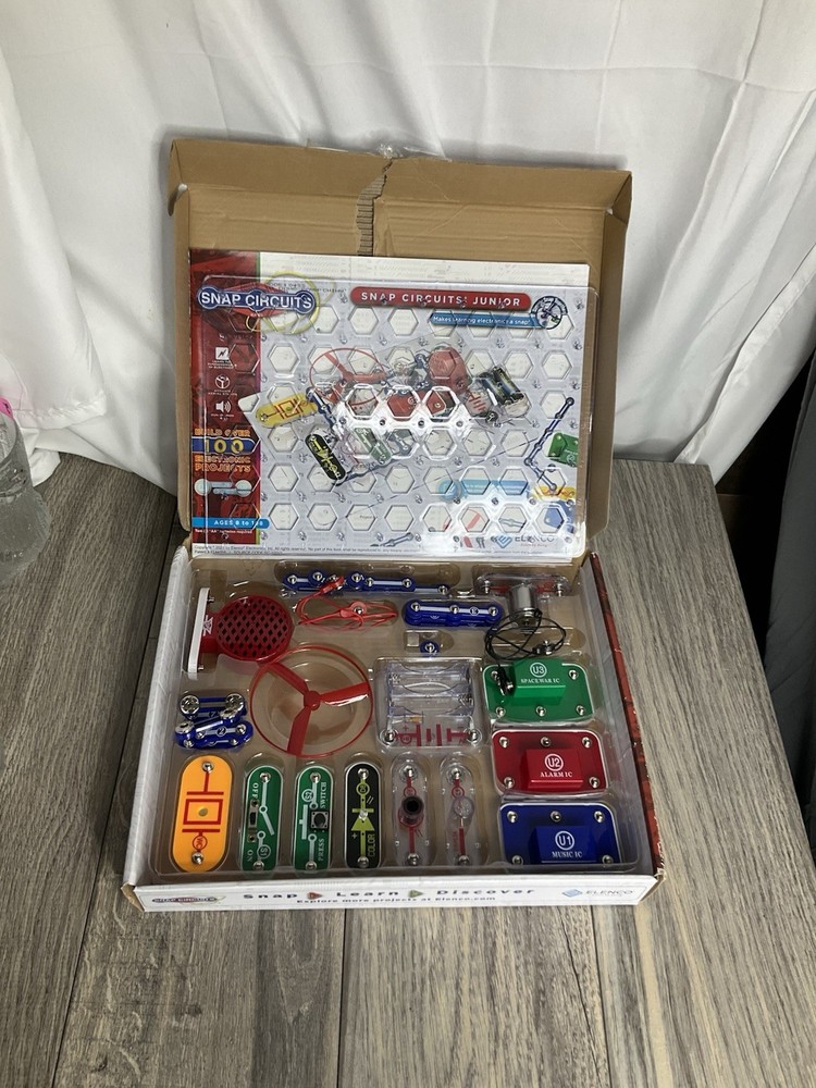 Snap Circuits Junior SC-100 Electronics Exploration Kit 100 Projects STEM Learn