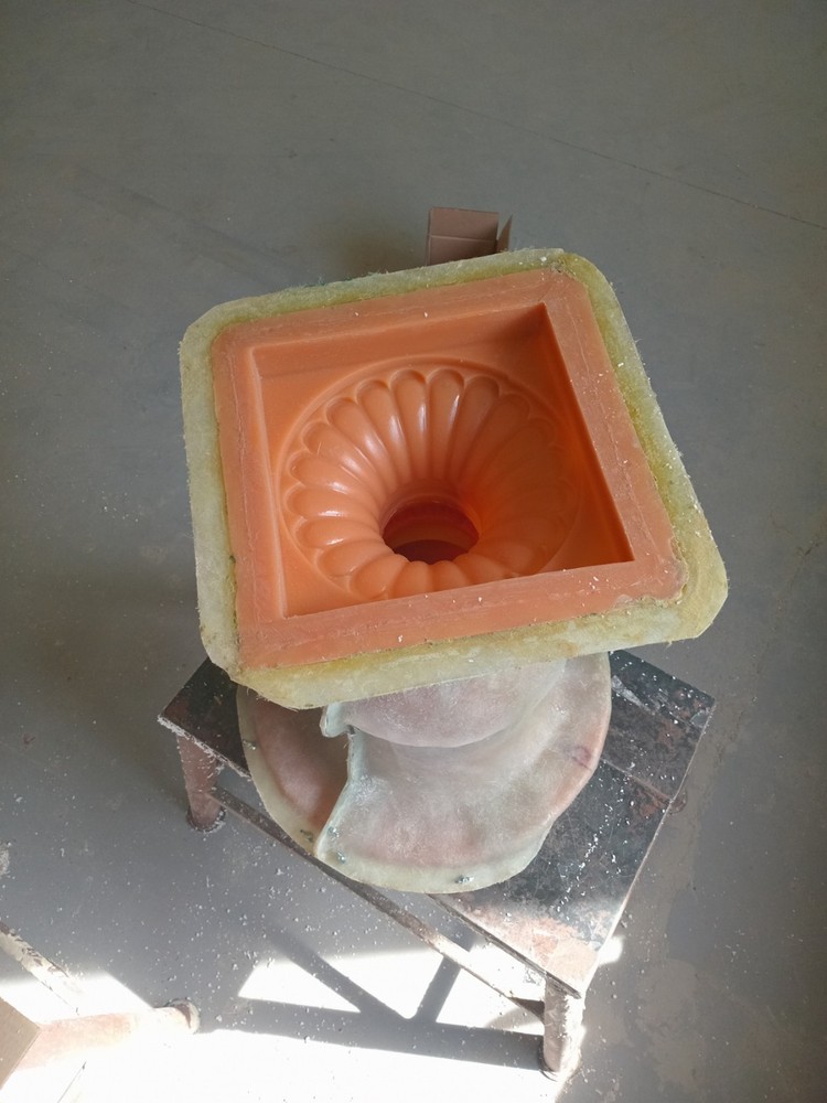 Polyurethane flexible mold with a plastic frame"Lily flower pot"