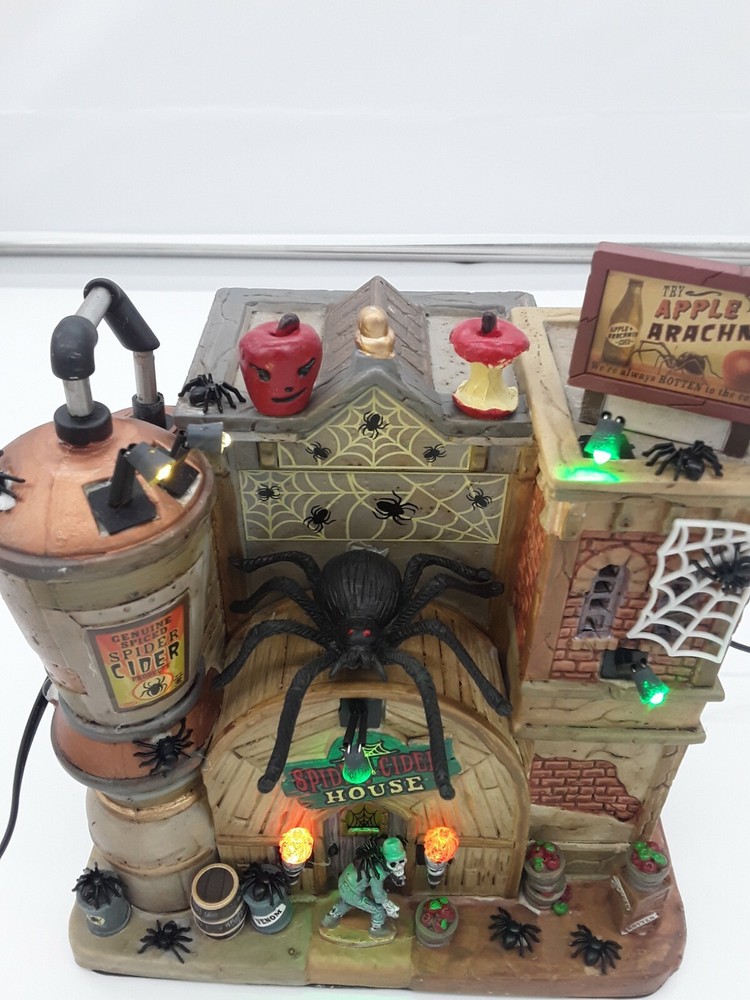 Spooky Town Spider Cider House 🕷🕸