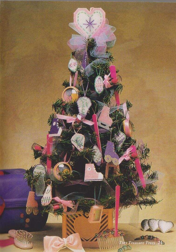 VHTF!!! OOP!!! PLASTIC CANVAS TINY TREASURE TREES MUST SEE!!!