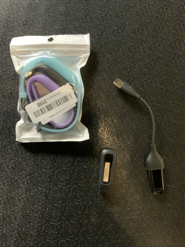 Fitbit One Wireless Activity Tracker Black USB Sync Dongle & Clip w/ Asst Bands