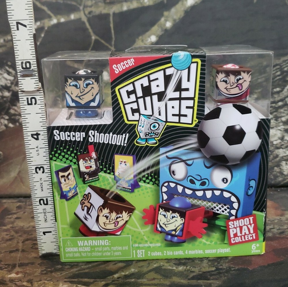 2012 Spin Master Crazy Cubes Soccer Shootout! Shoot Play Collect E3