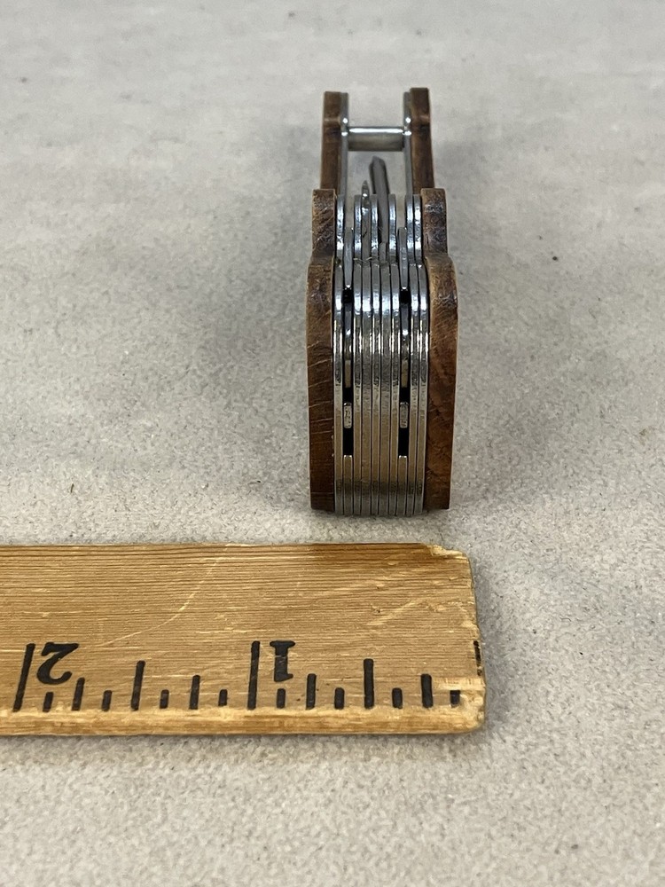 Kikkerland Guitar Multitool