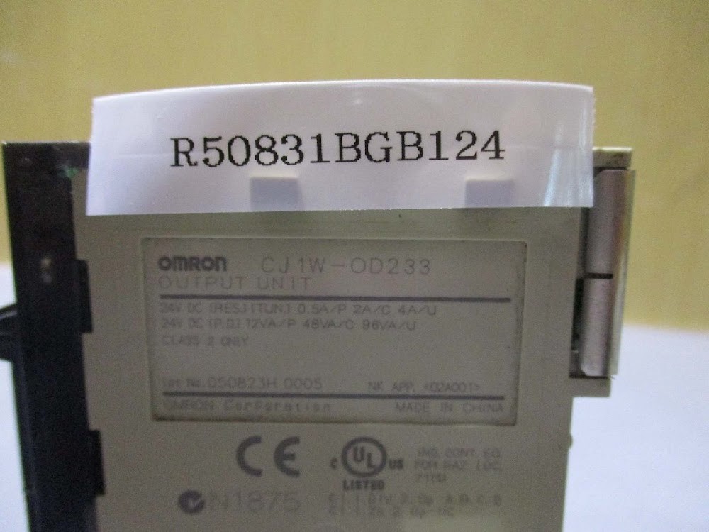 OMRON CJ1W-OD233 PLC Output Unit USED