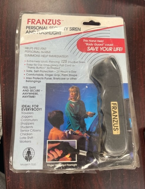 FRANZUS P-7500 Personal Security Siren and Flashlight