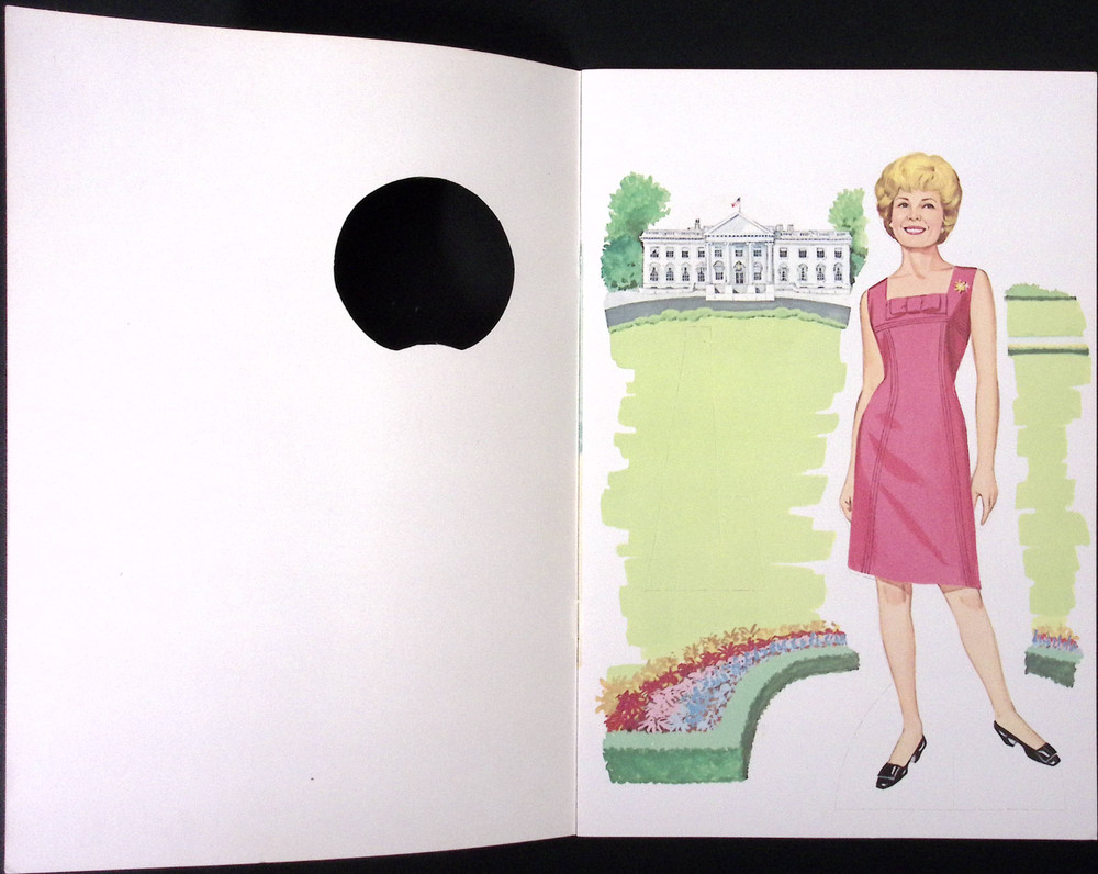 1969 NIXON Uncut White House Paper Dolls Artcraft Saafield