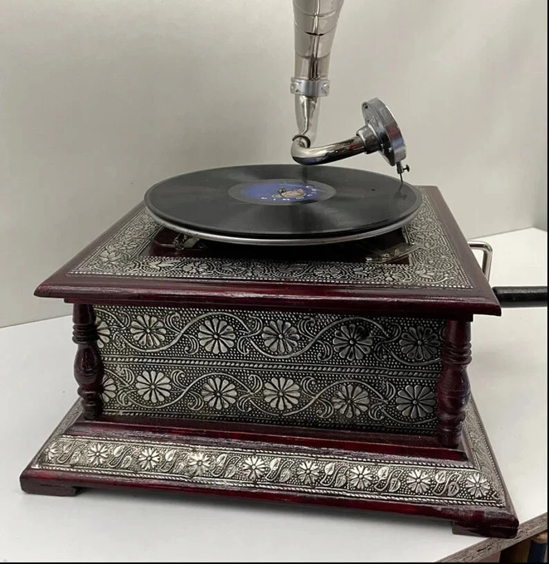 Antique HMV Gramophone Fully Functional working Phonograph, win-up record player