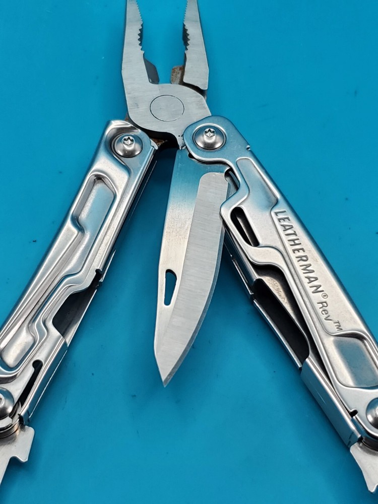 Leatherman Rev 3.8" Multi-Tool, Stainless!