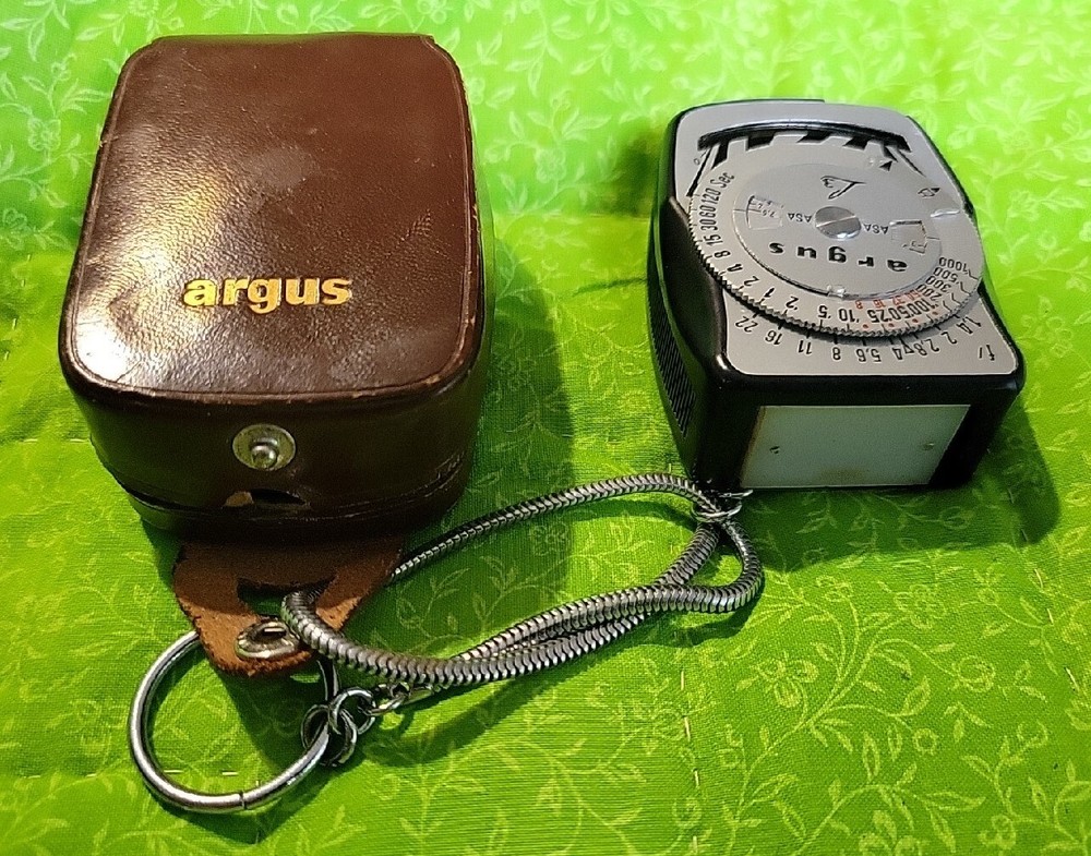 Vintage Argus Camera Light Exposure Meter with Leather Case