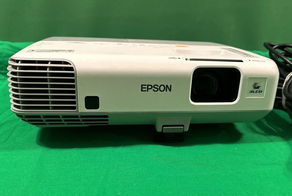 Epson POWERLITE 93 LCD Projector