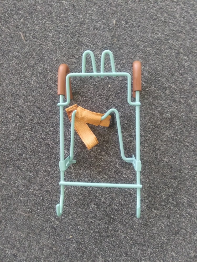 Basket for bicycle front. Ez on Ez off.