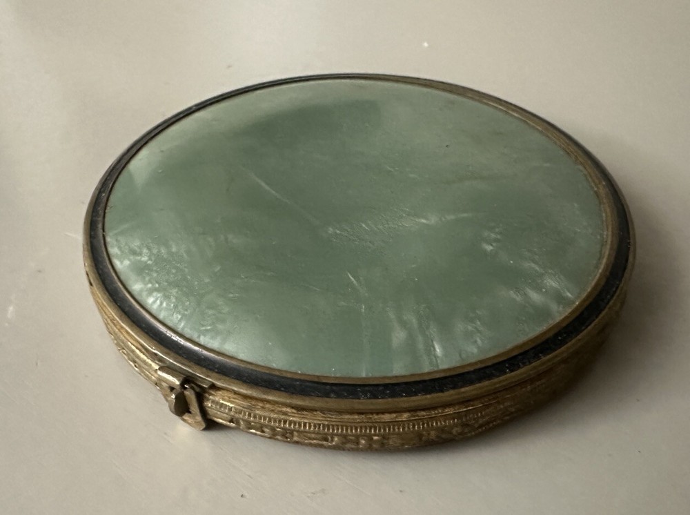 Vintage Powder With Puff