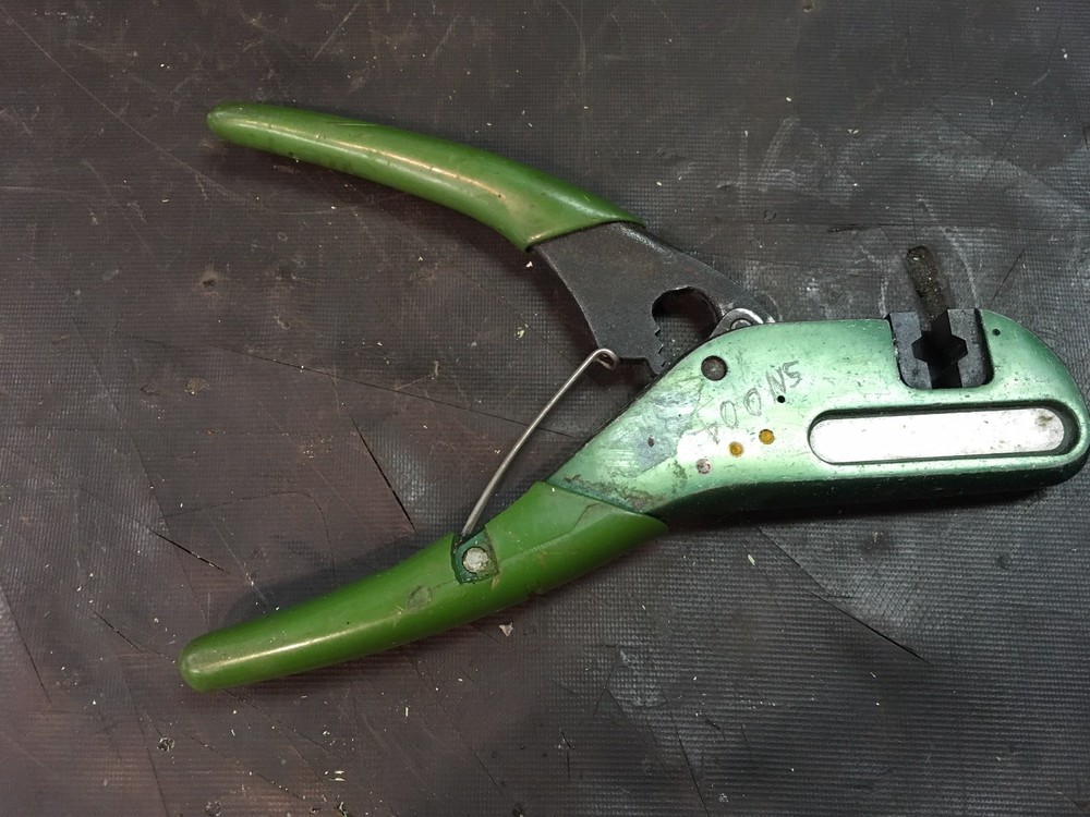 T&B Thomas & Betts WT 408 Ratchet Hand Crimp Tool