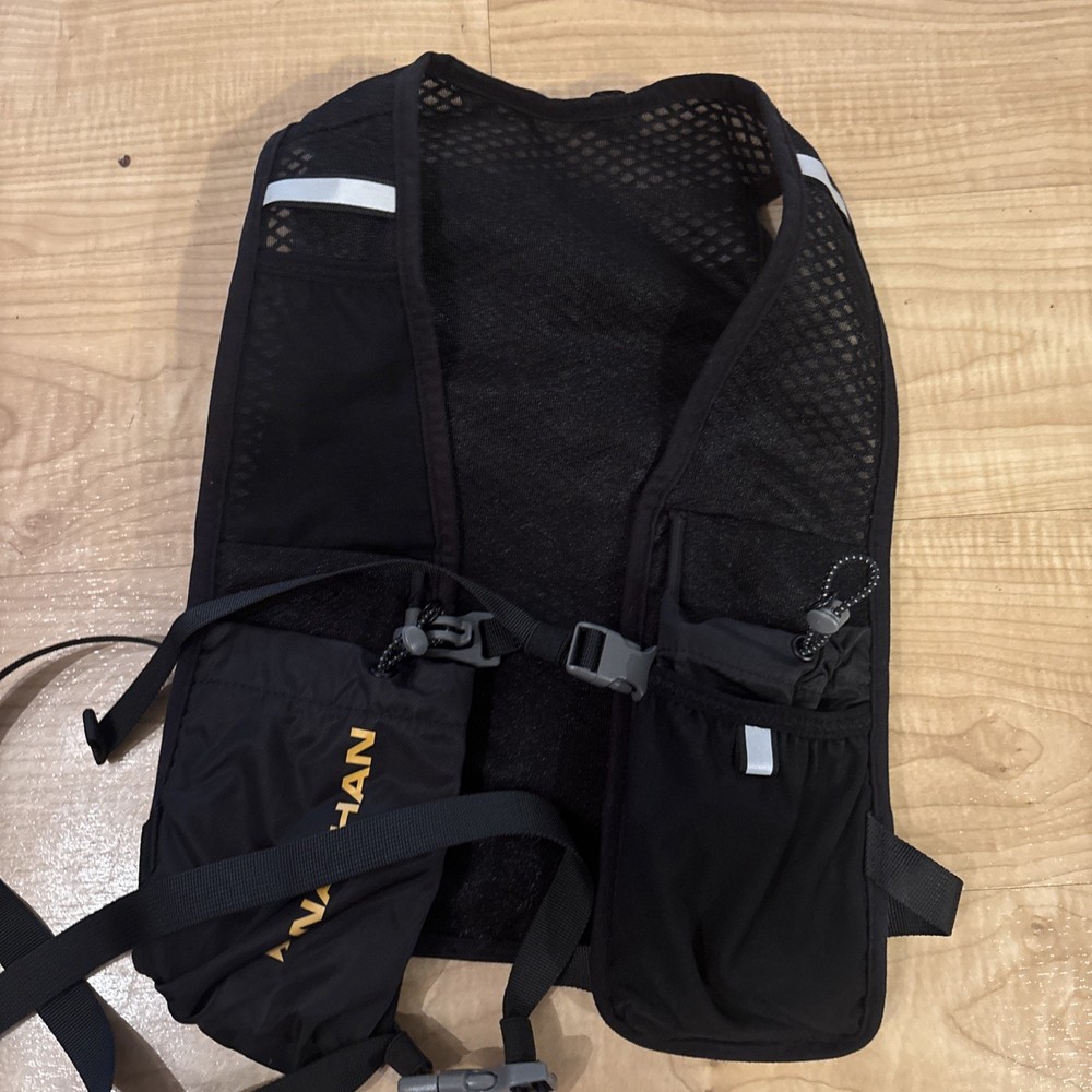 Nathan 1.5 Liter Hydration Pack w/Bladder Black/Marigold OSFA
