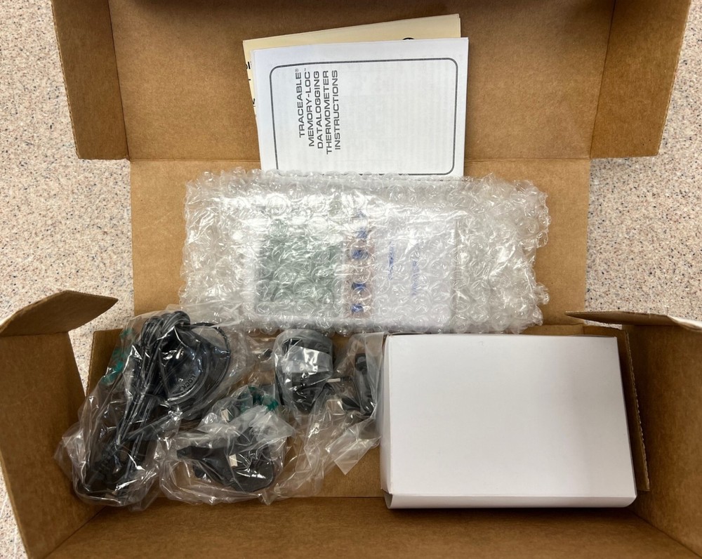 TRACEABLE 6440 MEMORY-LOC DIGITAL THERMOMETER, DATA LOGGING, 33HP71, NEW!!