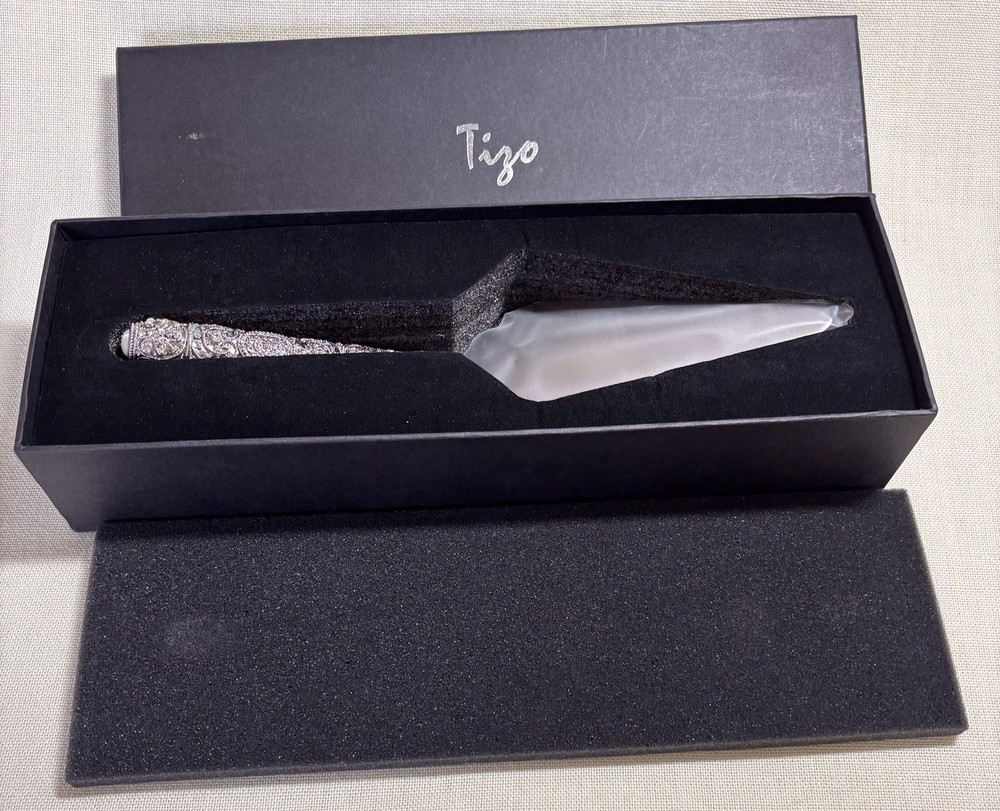 Tizo Jeweled Handle Pie Server