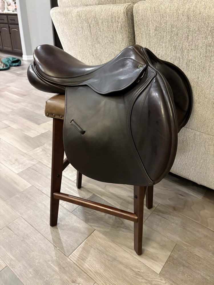 County Solution 17” Medium Tree Saddle