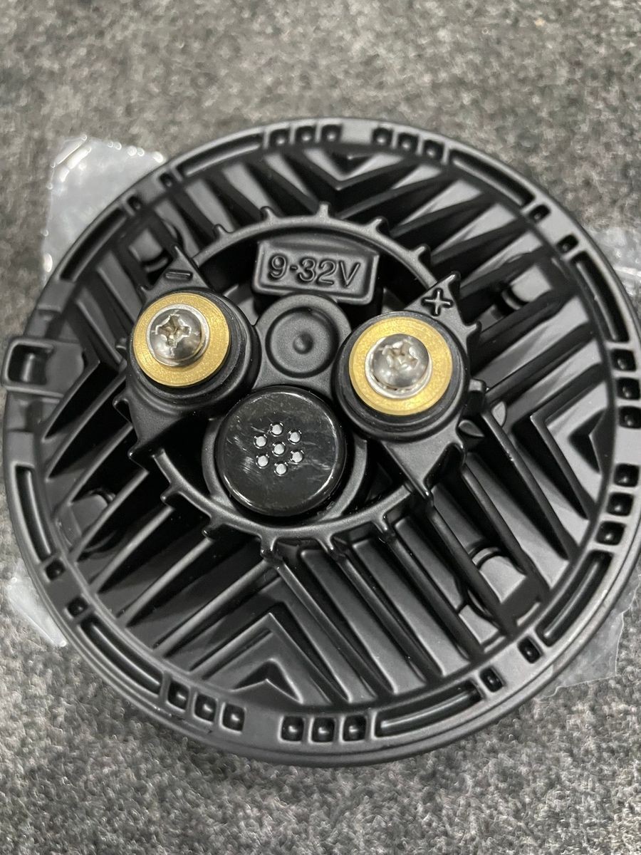 AERO-LITES ULTRA X Series - PAR36 LED Taxi / Flood Beam AL-3615X-F*