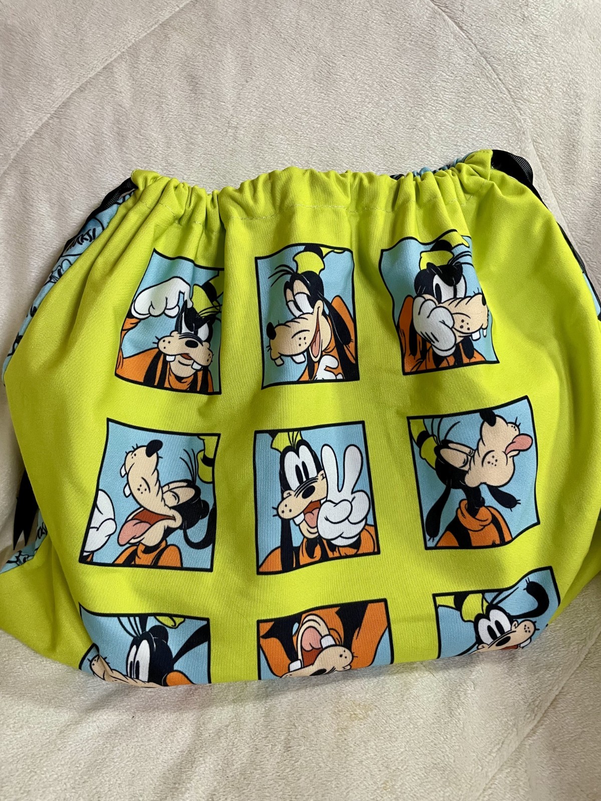 Harveys Disney Goofy - Streamline Baguette, Dust Bag, Shopper Tote & Coin Purse