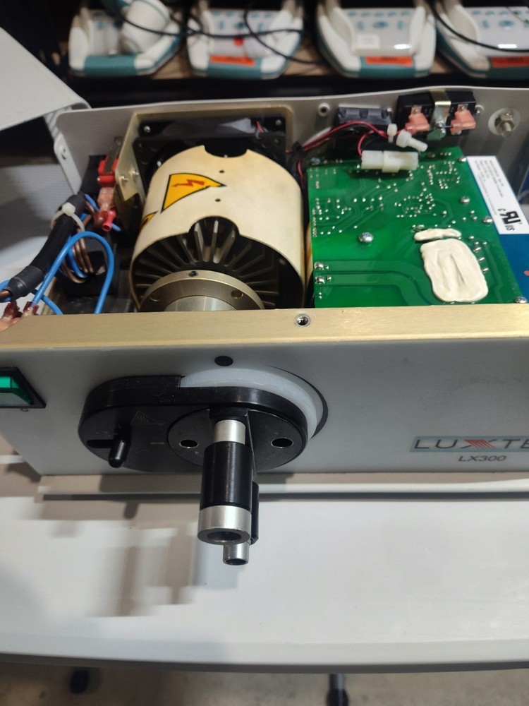 LUXTEC LX300 LIGHT SOURCE