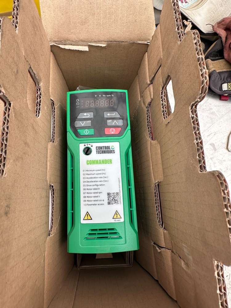 Control Techniques Commander C C200-024 00013 A101 01 AB100 - 0.5HP