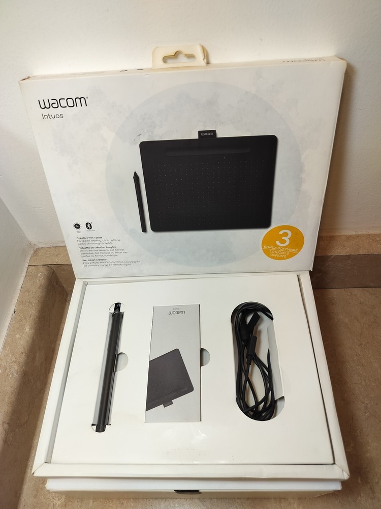Wacom Intuos M Creative Pen Tablet (CTL-6100WL) - Bluetooth - Excellent