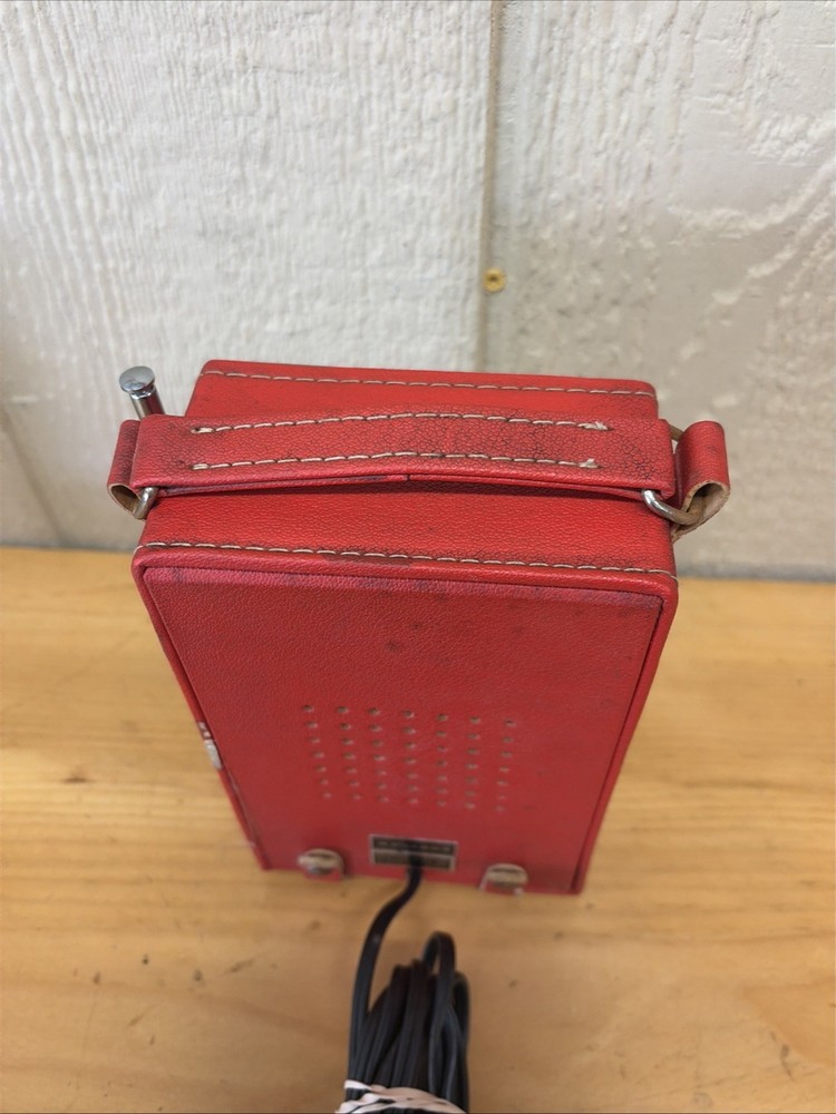 Solid State Luxtone Model AF-1804 Light Transistor Radio Leather Case Powers On