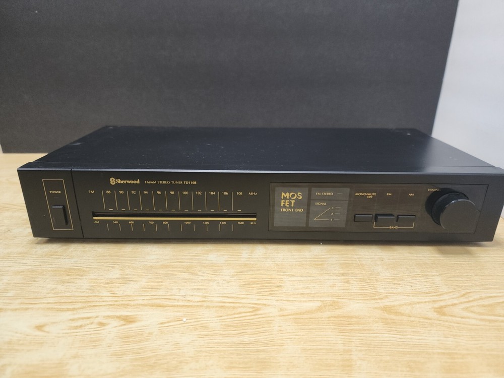 Sherwood FM/AM Stereo Tuner TD110B Untested