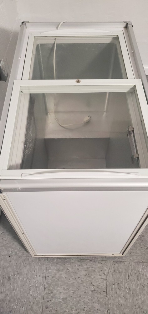 Chest Cooler 5.65 Cu. Ft.