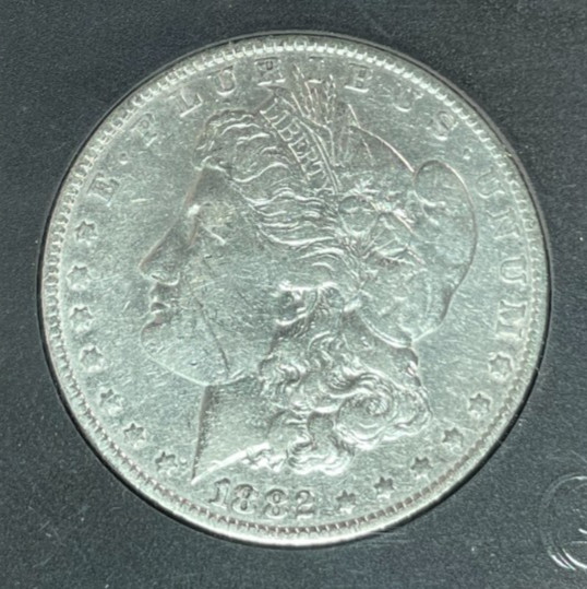 1882 MORGAN SILVER DOLLAR ~ ~NICE COIN~REF# HOLDER