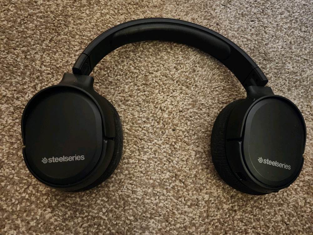 Steelseries Arctis Headphones