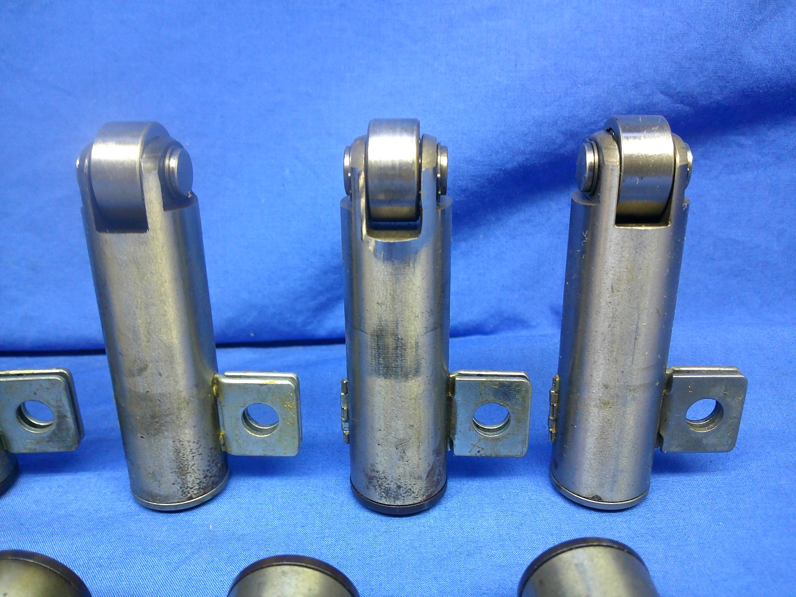 Set of 16 Vintage Buick Nailhead Roller Rockers