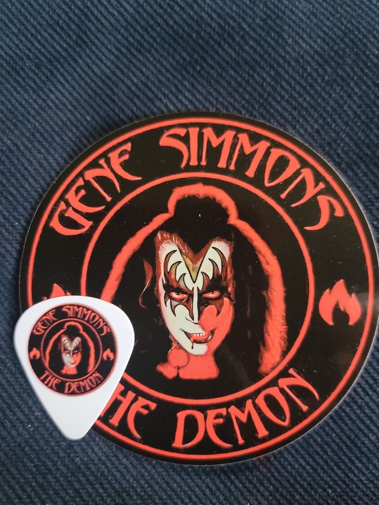 The Demon  Sticker And Guitar Pick Kiss Gene Simmons Round Novelty Rock N Roll