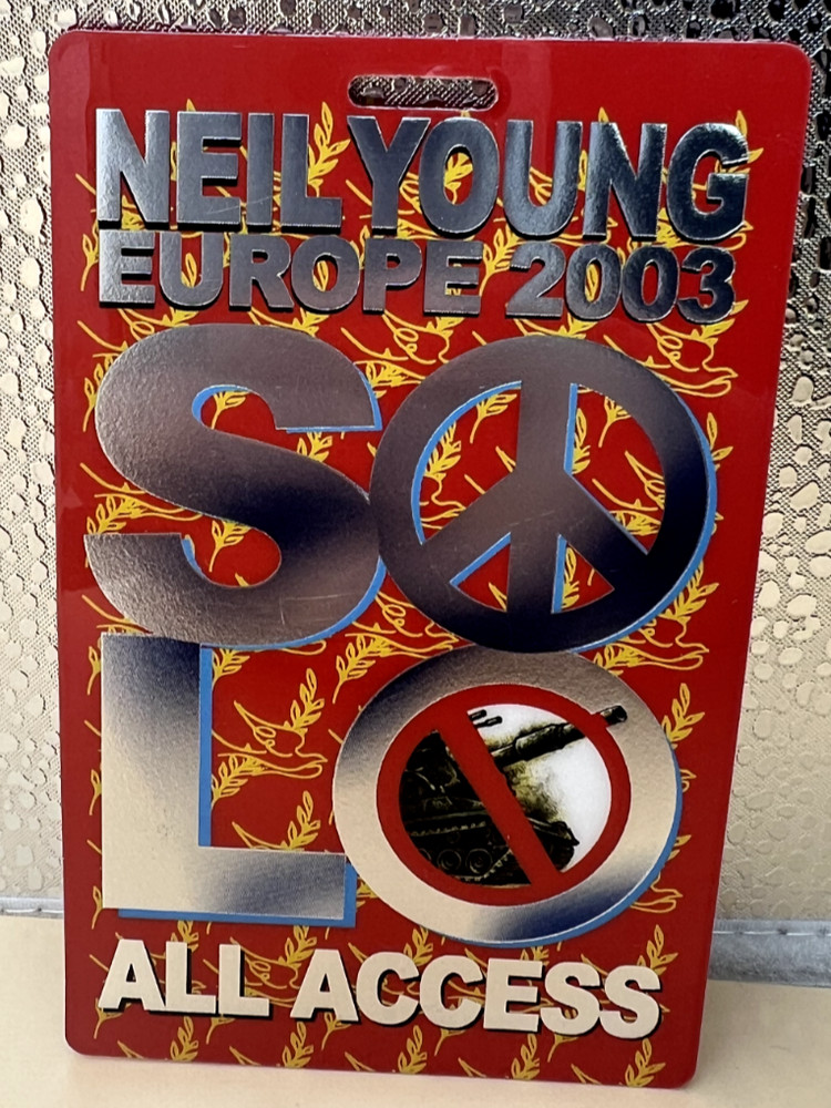 NEIL YOUNG 2003 EUROPEAN SOLO TOUR LAMINATED BACKSTAGE PASS