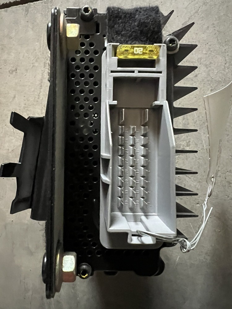 MERCEDES E-CLASS 00-02 210 Type; Sdn, E320, amplifier,2108202689