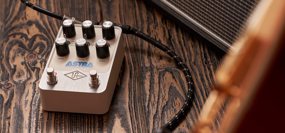 Universal Audio Astra Modulation Machine Guitar Pedal