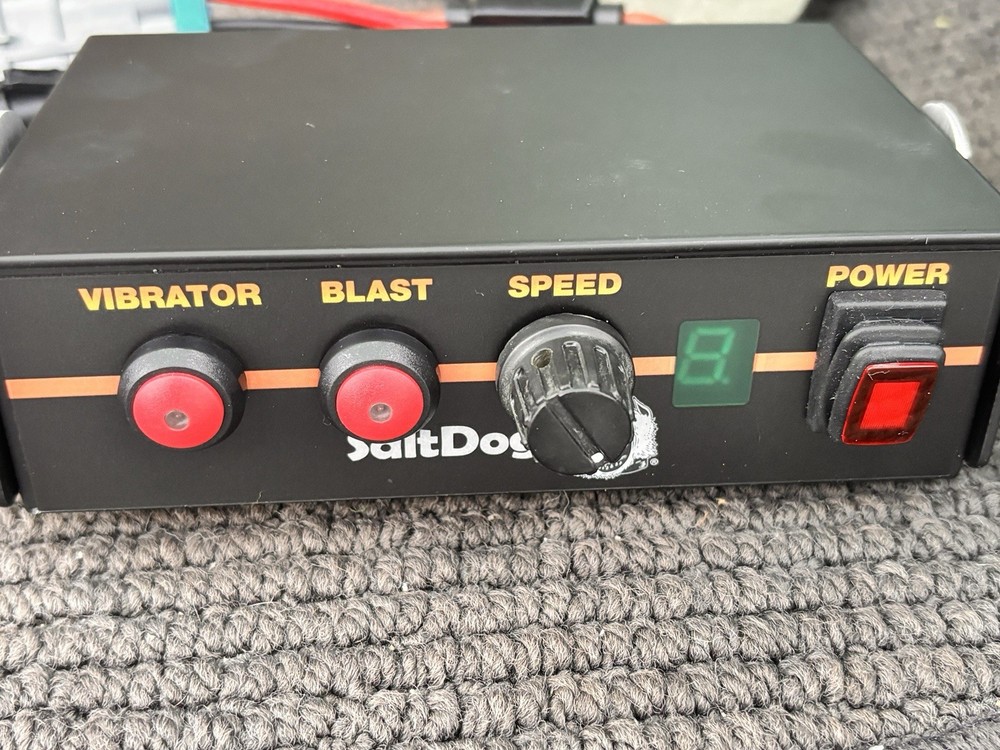 salt dogg complete spreader And Controller