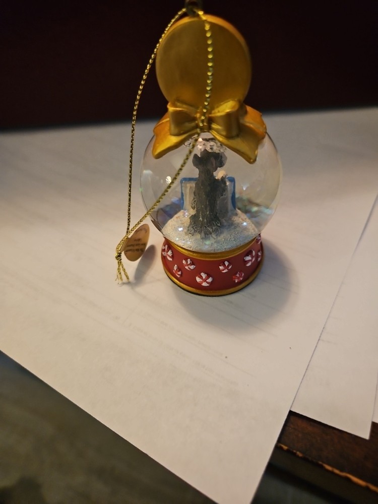 The Danbury Mint Christmas Mini Snow Globe